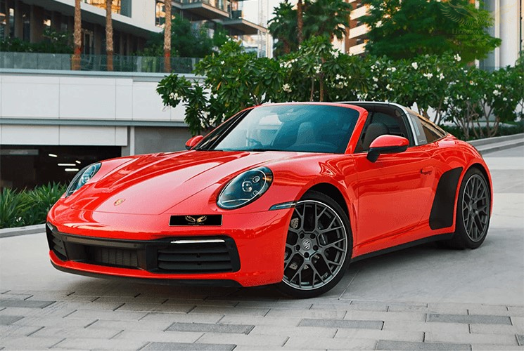 Rent Porsche 911 Targa 4 in Dubai