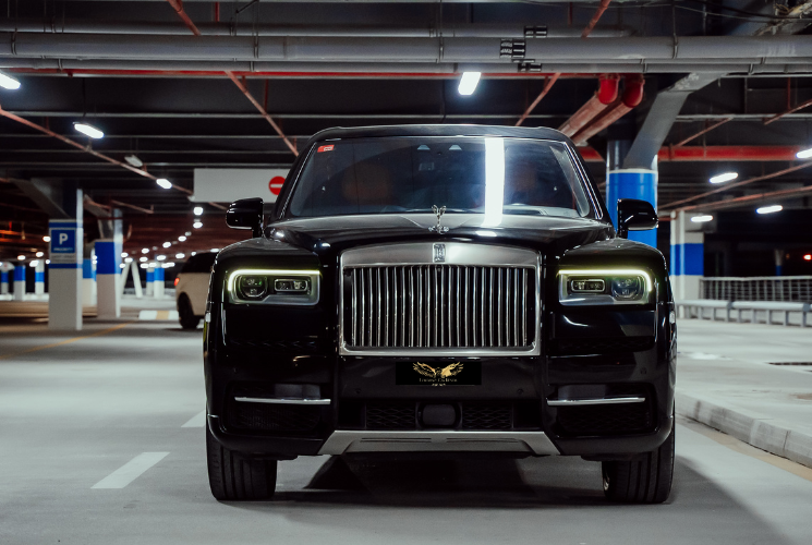 Rent Rolls Royce Cullinan 2022 in Dubai