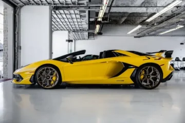 Rent Lamborghini Revueltoin dubai