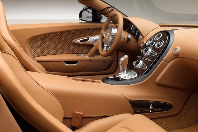 Hire Bugatti Veyron in Dubai - Luxury car rental