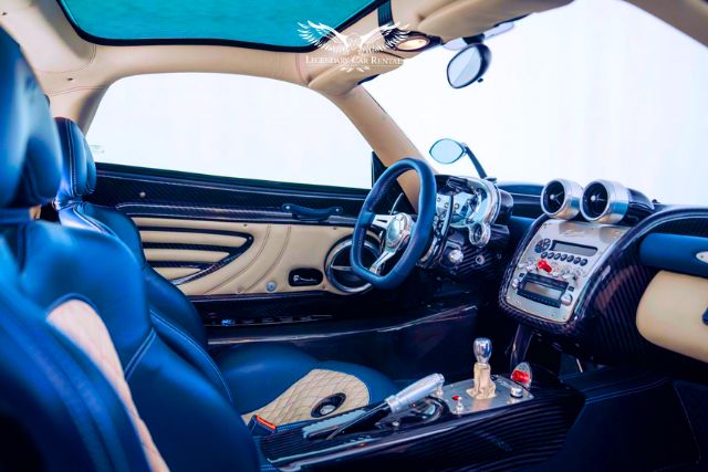 Pagani Zonda Interior - Car rental dubai