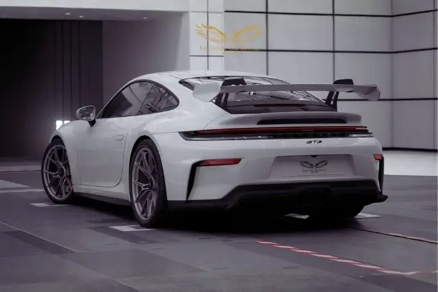 Rent Porsche 911 GT3 in Dubai